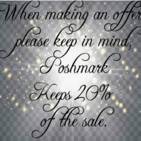 Skull head dressed in black with a hood , skeleton hands. Give that Eerie, Scary - Picture 6 of 6